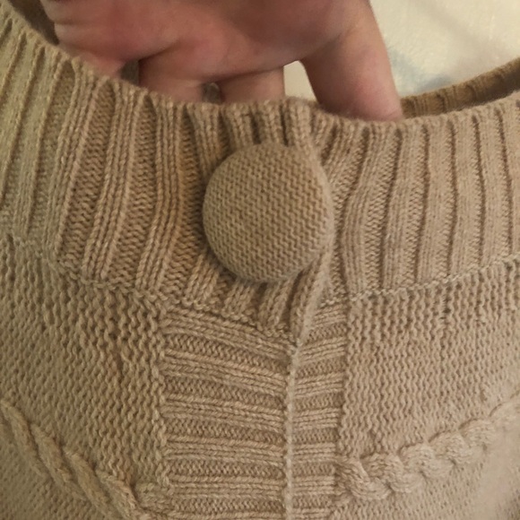 ✨excellent shape✨ Beautiful Tan Lambswool Buttonup Sweater - MED - Picture 5 of 9
